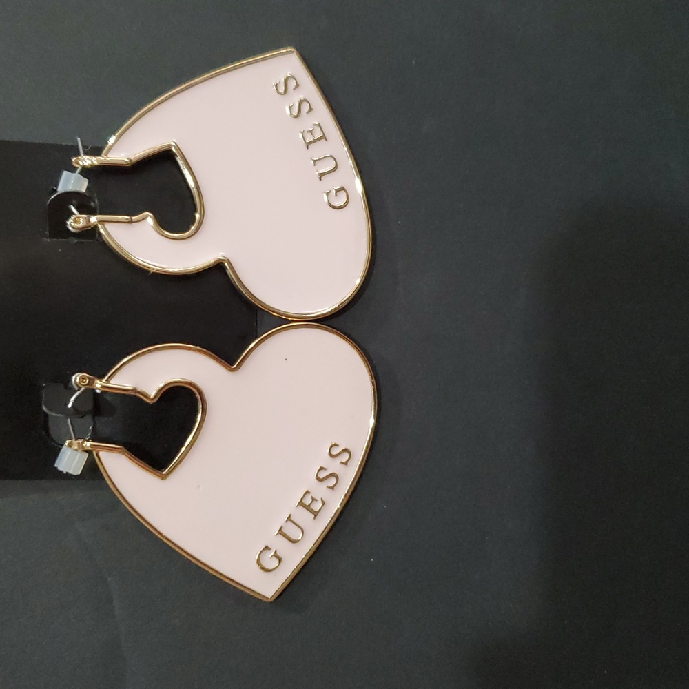 Guess baby pink‎ enamel gold trim heart shaped monogram y2k earrings brand new